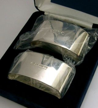 Cased Pair Solid Sterling Silver Napkin Rings 1996 66g English