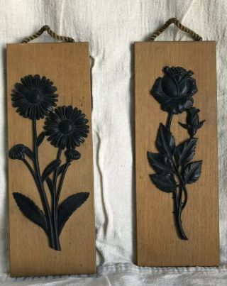 Set Of 2 Vtg Wall Hanging Wood W/black Flower 10.  5”x 3.  75” Ships In Usa