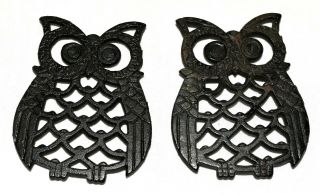 Two Vintage Black Cast Iron Matched Owl Trivets Retro Kitchen Hot Plate Holders