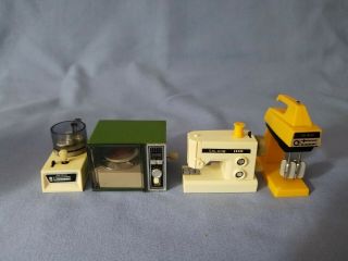 Vintage Galoob Miniature Wind Up Toys Kitchen Appliances & Sewing Machine 4pc.
