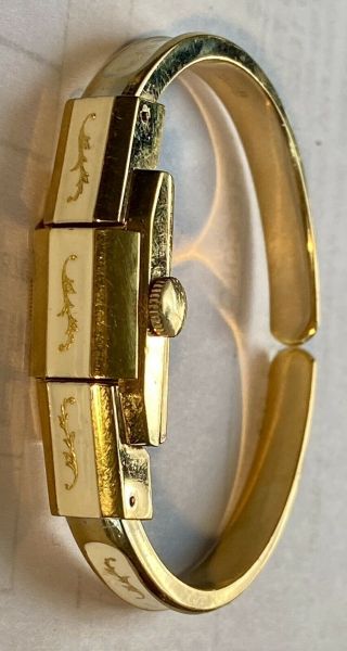 Dulux Ladies Gp Running Vintage Windup Inlaid Enamel Bracelet Watch
