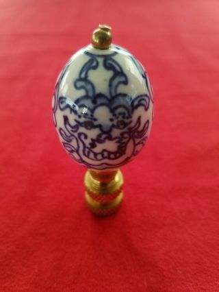 Vintage Asian Hand Made Blue And White Porcelain Lamp Finial 2 1/2 " Tall