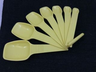 Vintage Tupperware Measuring Spoons Yellow 7 Piece Set
