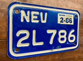 , HARD ' R 2 FIND 1986 NEVADA CLASSIC DE - BOSSED MOTORCYCLE LICENSE PLATE 2L786 2