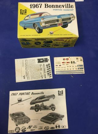 Mpc 1967 Pontiac Bonneville Hardtop Ht 3 - In1 Annual Kit Built Kit.  1:25 Scale