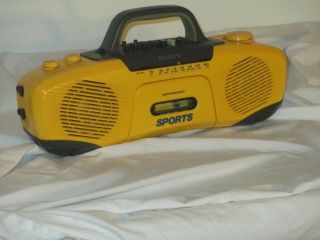 Vtg Sony Sports boombox Water Resistant AM/FM Cassette Recorder Yellow CFS - 903 2