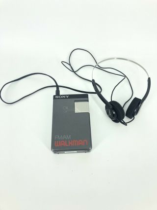 Vintage Sony Walkman Radio Srf - 19w & Sony Mdr - 004 Headphones -,