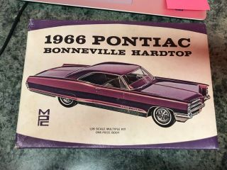 Mpc 1966 Pontiac Bonneville Hardtop Model Kit 1/25 Scale No.  9 - 200