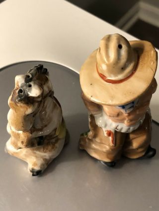 VINTAGE COWBOY AND HIS HORSE SALT AND PEPPER SHAKER GOLD ACCENTS MIJ 2