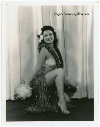 1958 Bunny Yeager Pin Up Photograph Hula Girl Bonnie Carroll Nani Maka