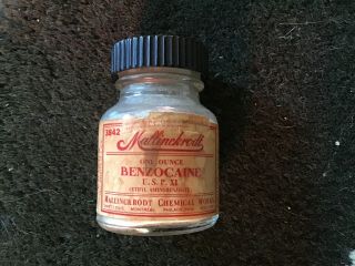Vintage Mallinckrodt Benzocaine Poison Medicine Bottle