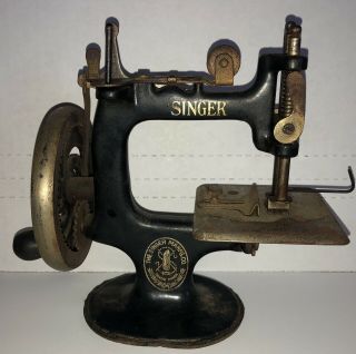 Antique Singer Sewing Machine Model 20