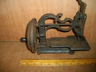 V144 Antique Cast Iron Hand Turned Sewing Machine Parts Or Restore 2