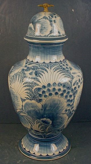 Vintage Thai Blue & White Porcelain ‘lotus Flower’ Temple Jar By Maitland - Smith