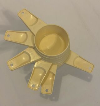 Vtg Set Of 6 Tupperware Almond/cream Nesting Measuring Cups