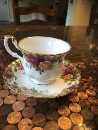 Royal Albert Vintage " Old Country Roses " Bone China Tea Cup & Saucer England