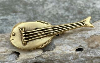 Vintage Mma Museum Of Modern Art Fish Guitar Brooch Pin/pendant Gold Tone