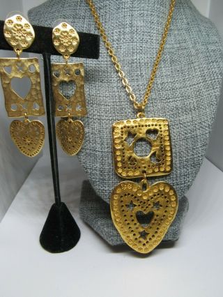 Vintage Gold Tone Avon " Three Hearts " Pendant Necklace & Earring Set