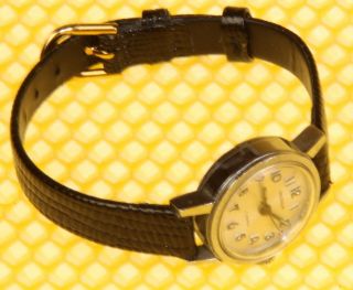 Women ' s Vintage WALTHAM Mechanical Hand - Wind 17J Watch WORK WELL 3