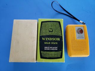 Vintage Windsor Solid State Am Portable Radio Model 2085