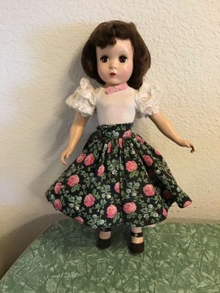 17 " Madame Alexander Maggie Doll In Outfit Brunette With Brown Eyes