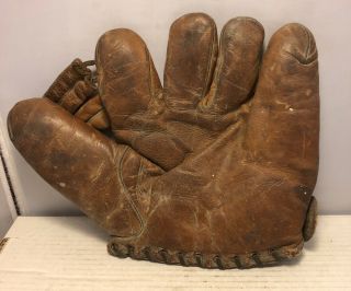 Vintage 1940’s Macgregor Goldsmith G18 Joe Beggs Split Finger Baseball Glove
