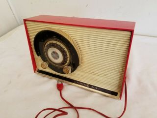 Vintage Ge General Electric Red Am Table Radio Powers Up,  Hums,  No Stations