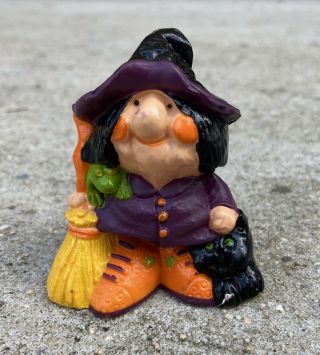 Vintage Hallmark Merry Miniatures Halloween 1977 Witch Figure W/ Broom Cat Frog