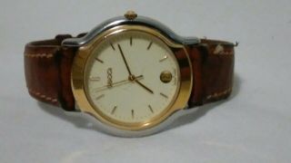 Authentic Vintage Gucci 8000m Swiss Made Gold Stainless Steel.  Mens Unisex