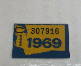 1969 Washington Passenger Vehicle License Plate Tag.  Pass Wa 2