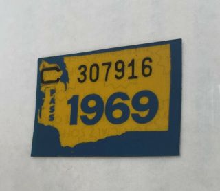 1969 Washington Passenger Vehicle License Plate Tag.  Pass Wa 3