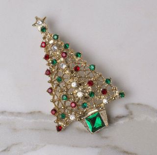 Vintage Christmas Tree Red Green Rhinestone Gold Tone Pin Brooch