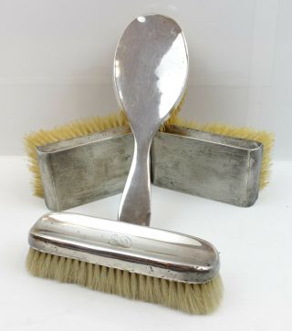 (wi1) Vintage Set Of Four Silver Hallmarked Personal Grooming Brushes