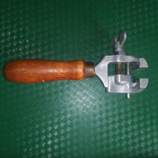 Vintage Jewelers Machinists Hand Held Vise Wooden Handle Made In Usa 1 1/4 Inch