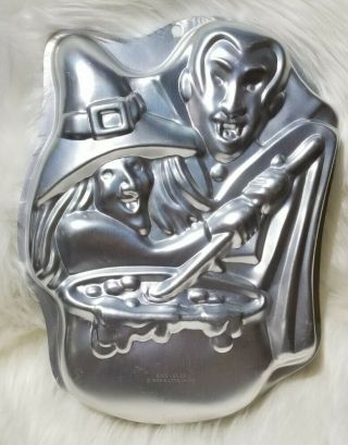 Vintage Dracula Vampire Witch Cake Pan Mold Halloween Monster 1999 2105 - 2039