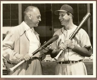 1955 Press Photo Stan Musial Of The St.  Louis Cardinals,  Hal Schumacher,  Giants