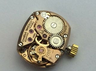 Vintage Omega 17 Jewels Cal.  485 Wristwatch Movement Ship Worldiwide