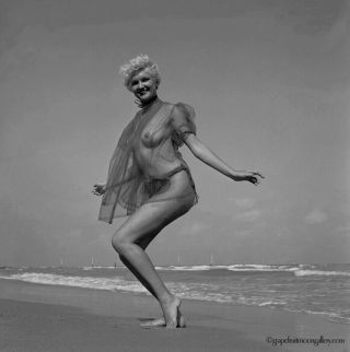 50s Bunny Yeager Estate Pin - Up Camera Negative Pretty Blonde Frolics On Beach Nr