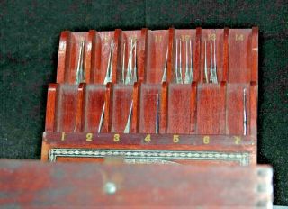 ANTIQUE 1919 The Boye Needle Company STORE DISPLAY Wooden CROCHET HOOK CASE - P 3