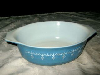 Vintage Retro U.  S.  Pyrex Blue Garland Snowflakes 1 1/2 Quart Casserole Dish 043
