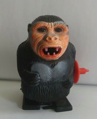 Vintage Wind - Up Mechanical Plastic King Kong Gorilla Made In Hong Kong