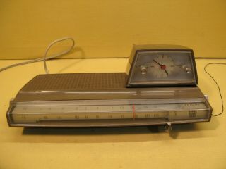 Vintage Retro Radio Clock Alarm Design Space Age Philips 22rs274 / 42s