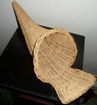 Vintage Rustic Woven Wicker Footed Horn Of Plenty Basket Holiday Home Decor