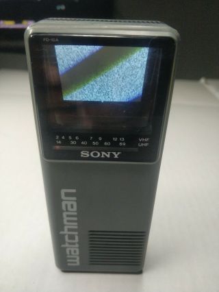 Sony Watchman Tv Fd - 10a B&w Handheld Portable Vhf Uhf Television Vintage 1989