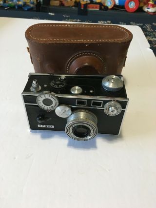 Vintage Argus Camera With F/3.  5 50mm Argus Coated Cantir Lens With Rangefinder