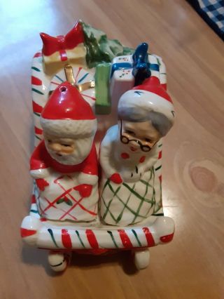 Vintage 1957 Geo.  Lefton Christmas Santa And Mrs.  Claus Salt And Pepper Shakers