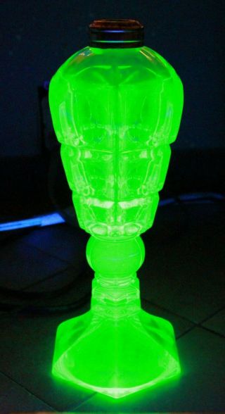 Vtg Antique Green Uranium Vaseline Sandwich Glass Eapg Stand Whale Oil Lamp 2