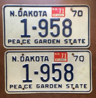 Vintage Pair 1970 1971 North Dakota License Plates.  (vg) 1 - 958 4 Digit