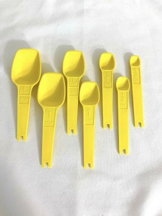 Vintage Tupperware Yellow Measuring Spoons Complete Set No Ring