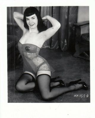 Vintage Risque B/w Photo Sexy Betty Page - 4x5 Irving Klaw